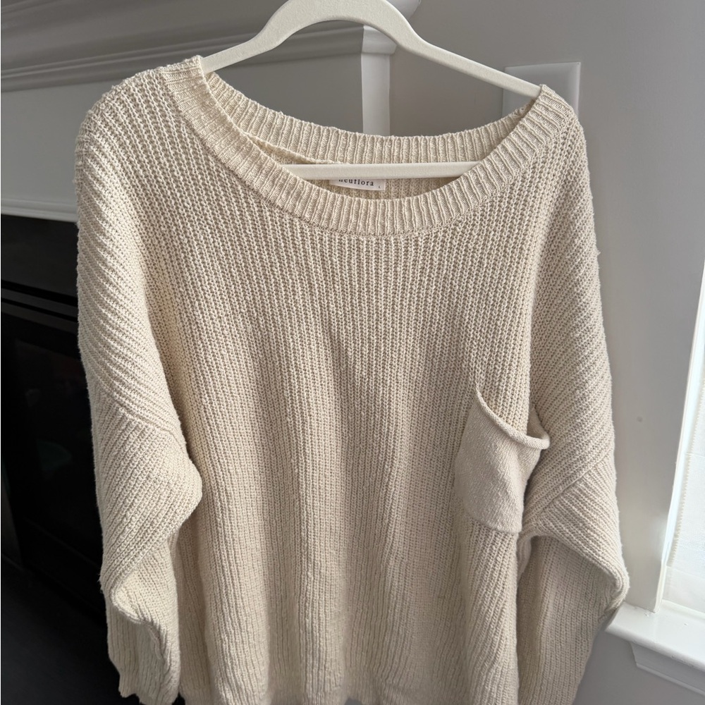 Neuflora  Knit Pocket Sweater - Cream large